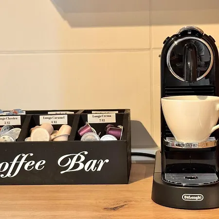 Designer-apartment Mit Balkon Und Kaffeebar, Elbnah