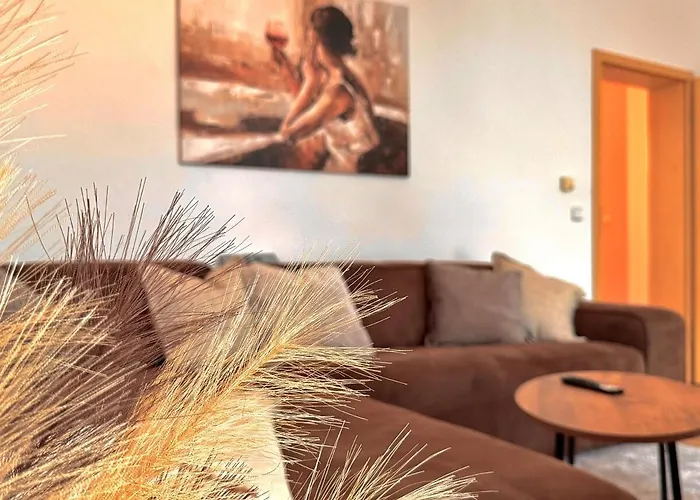 Designer-apartment Mit Balkon Und Kaffeebar, Elbnah *